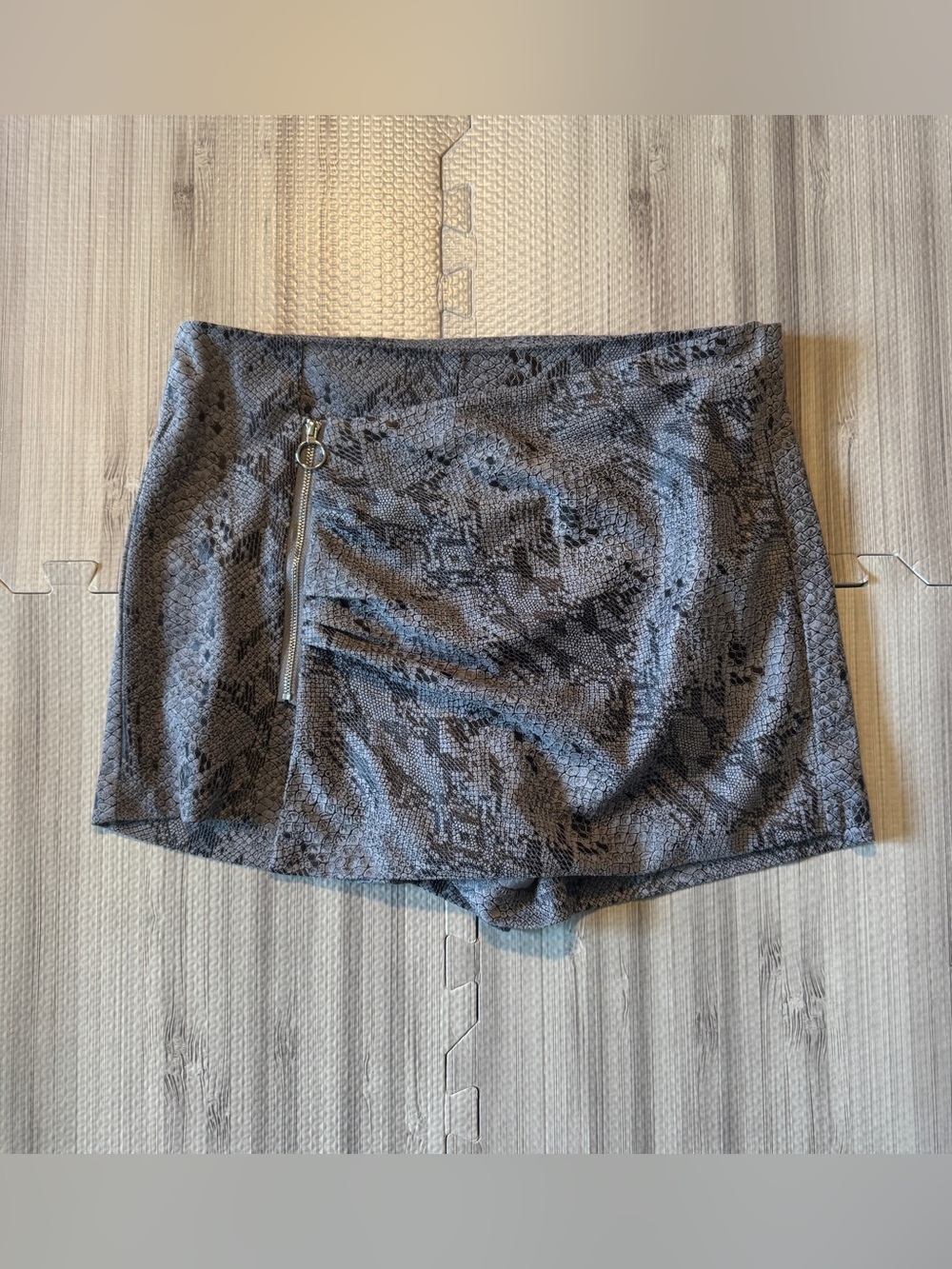 NWT She + Sky Women's Snake Print Jojo Skort